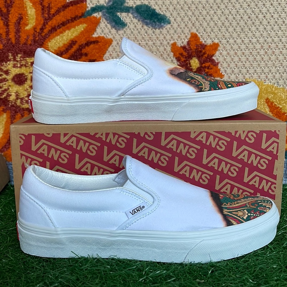 Vans Classic Slip On Big Reveal True White/Paisley Men’s sneakers - Picture 2 of 16